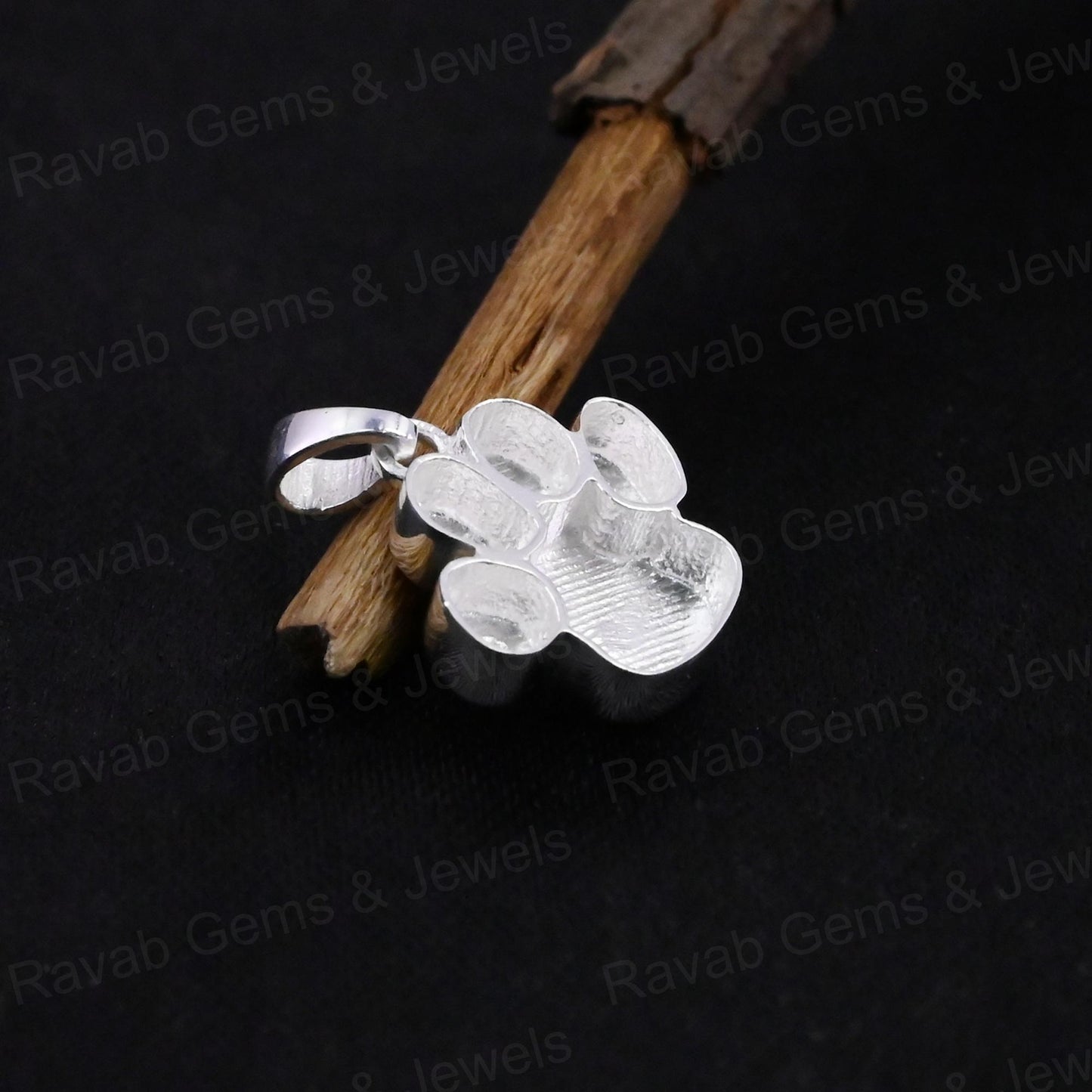 Genuine 925 Silver Handmade Nature Lover Maple Leaf Pendant Resin Ashes Keepsake Jewelry Beautiful Design for Mother's Day Gift