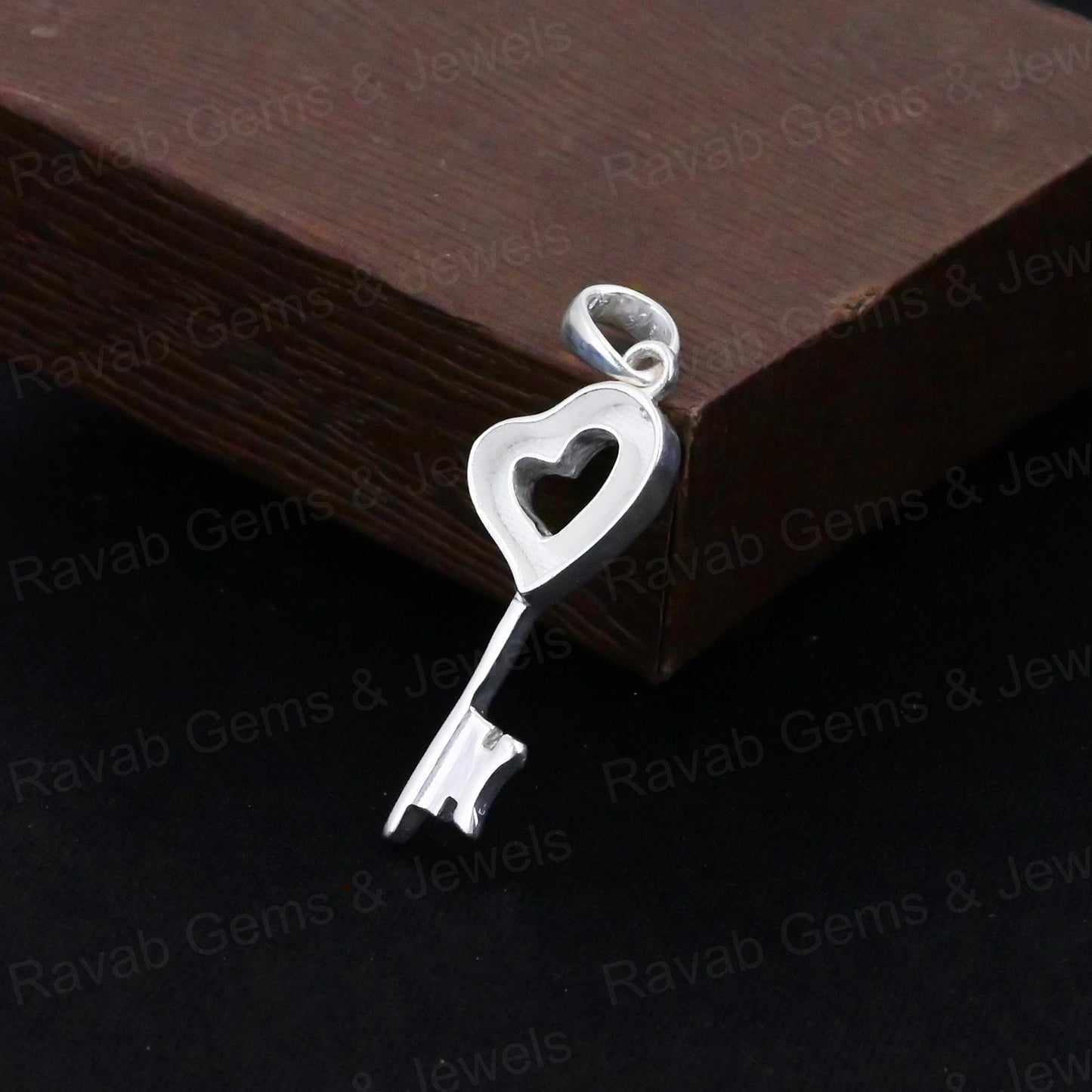 Best Quality 925 Silver 30x12mm Key Design Heart Blank Bezel Pendant Setting DIY Jewelry Findings Components for Ashes Resin