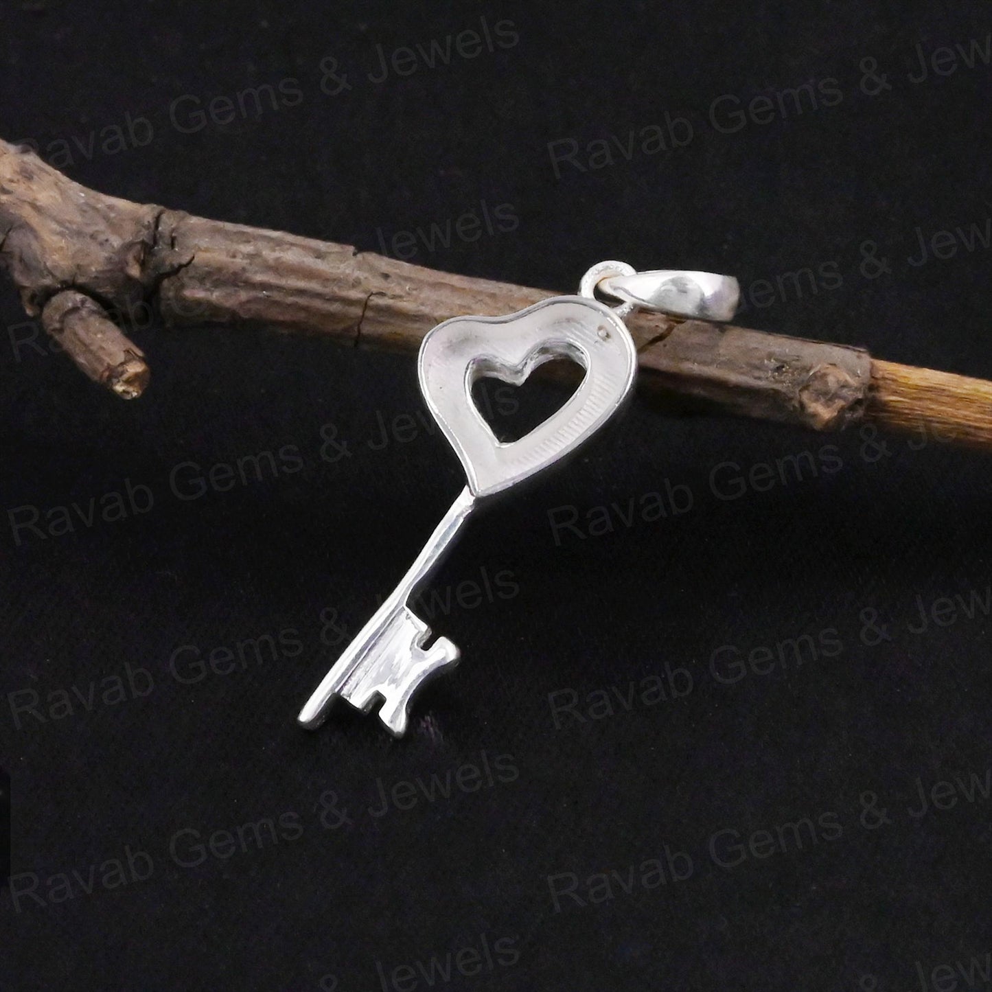 Best Quality 925 Silver 30x12mm Key Design Heart Blank Bezel Pendant Setting DIY Jewelry Findings Components for Ashes Resin