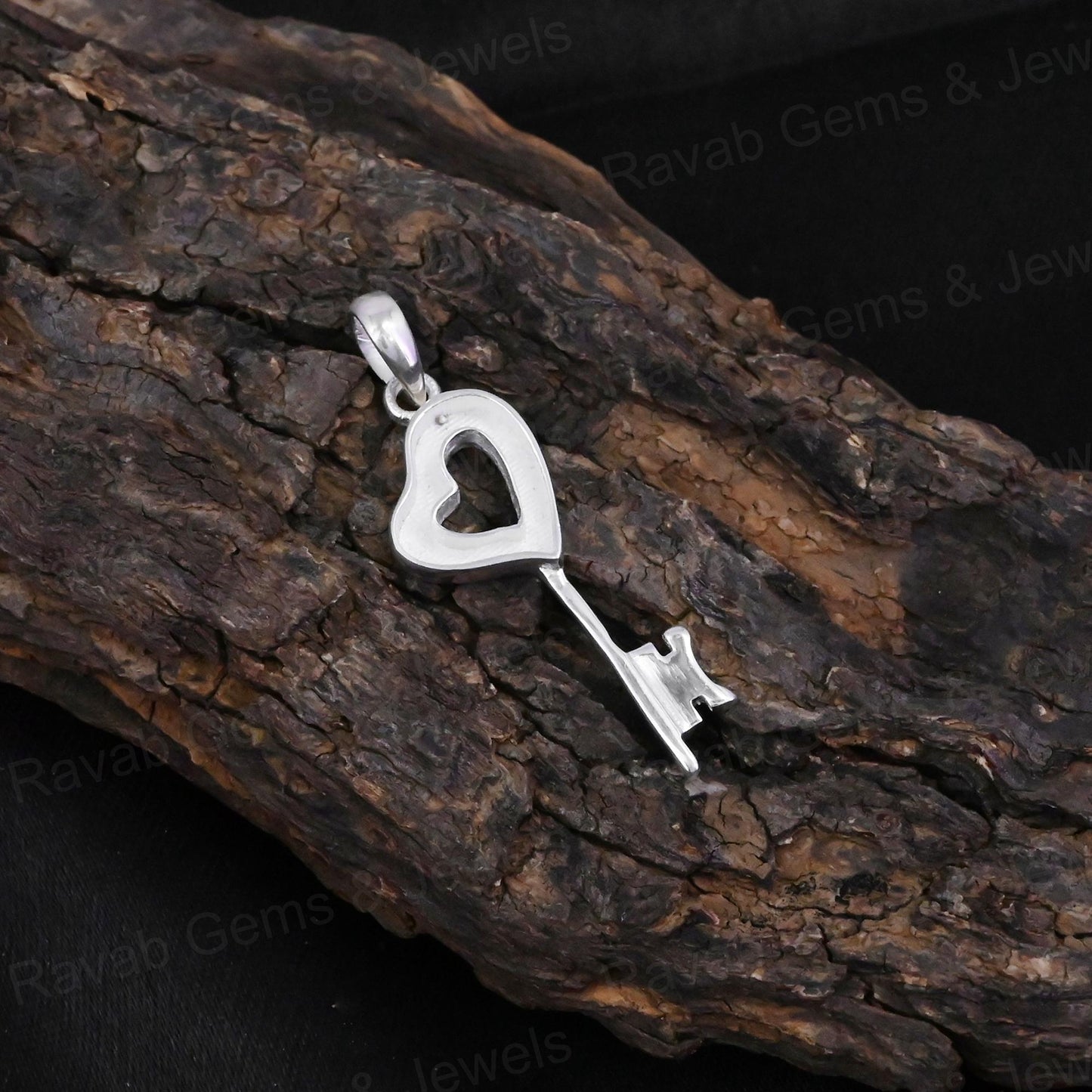 Best Quality 925 Silver 30x12mm Key Design Heart Blank Bezel Pendant Setting DIY Jewelry Findings Components for Ashes Resin