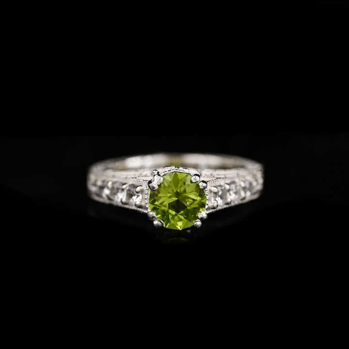 Best Selling 925 Sterling Silver Fine Wedding Ring for Women Natural Peridot Brilliant Cut 7.5mm Double Prong Jewelry