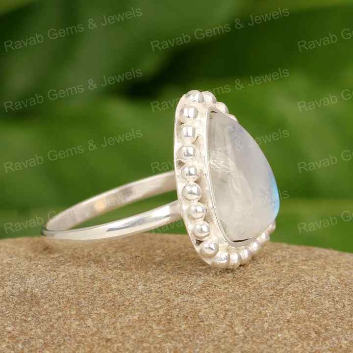 New Arrival Natural Rainbow Moonstone 925 Sterling Silver High Quality Handmade Trillian Shape Designer Ring for Women