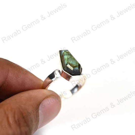 New Arrival Solid 925 Sterling Silver Natural Greenish Labradorite Coffin Fancy Shape Bezel Setting Ring for Women Jewelry