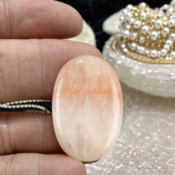 Best Selling 20x30mm Natural Pink Scolecite Flatback Cabochons High-Polished Quartz Gemstone Smooth Oval Shape Jewelry Making
