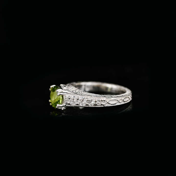 Best Selling 925 Sterling Silver Fine Wedding Ring for Women Natural Peridot Brilliant Cut 7.5mm Double Prong Jewelry