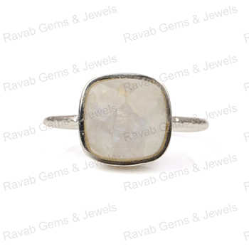 925 Sterling Silver Fine Women's Ring Best Quality Hammered Design With Cushion Shape Natural White Rainbow Moonstone Daily Wear