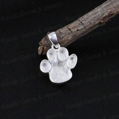 Genuine 925 Silver Handmade Nature Lover Maple Leaf Pendant Resin Ashes Keepsake Jewelry Beautiful Design for Mother's Day Gift
