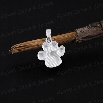 Genuine 925 Silver Handmade Nature Lover Maple Leaf Pendant Resin Ashes Keepsake Jewelry Beautiful Design for Mother's Day Gift