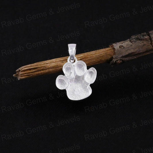 Genuine 925 Silver Handmade Nature Lover Maple Leaf Pendant Resin Ashes Keepsake Jewelry Beautiful Design for Mother's Day Gift