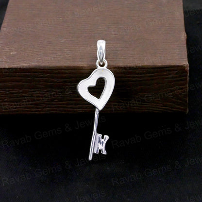Best Quality 925 Silver 30x12mm Key Design Heart Blank Bezel Pendant Setting DIY Jewelry Findings Components for Ashes Resin