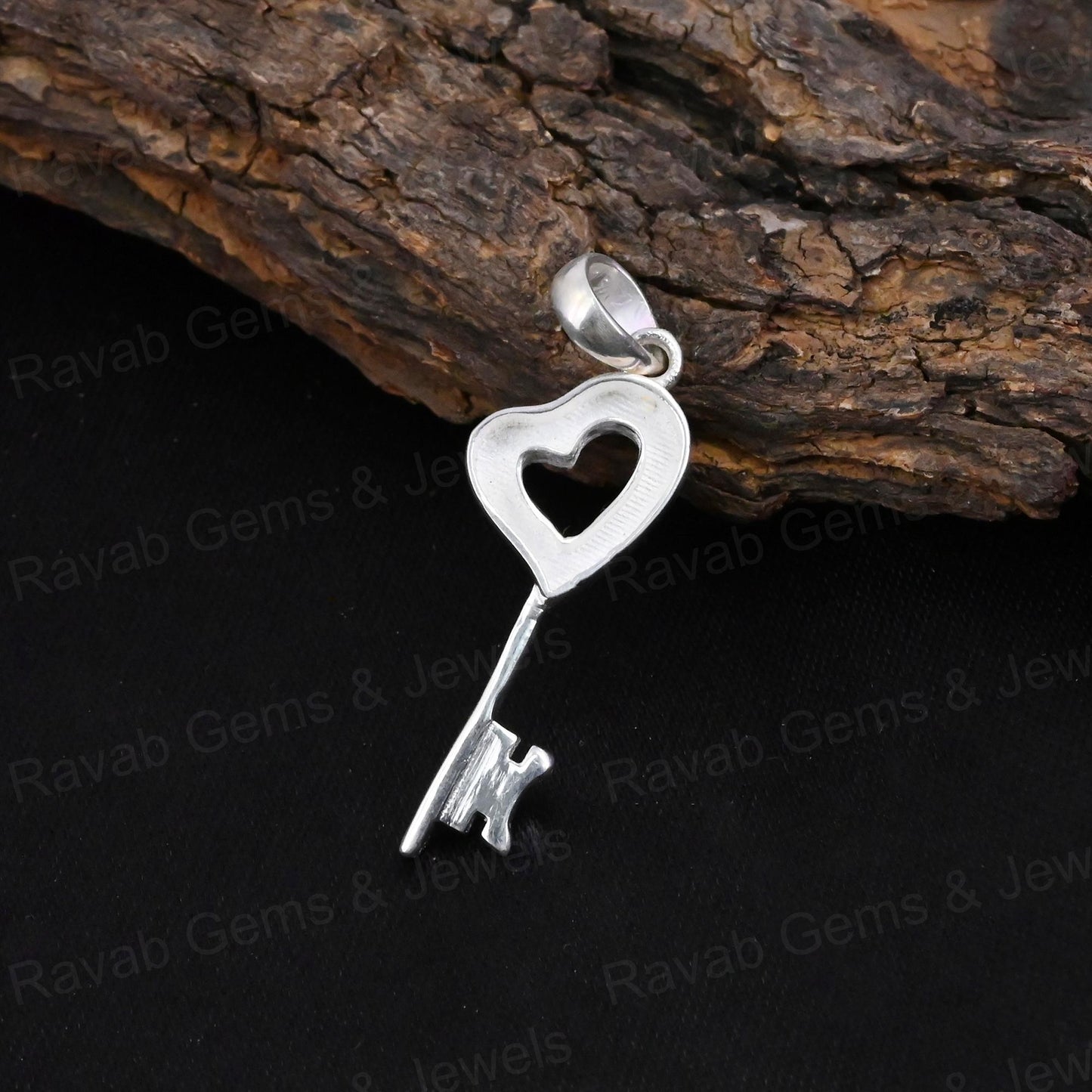 Best Quality 925 Silver 30x12mm Key Design Heart Blank Bezel Pendant Setting DIY Jewelry Findings Components for Ashes Resin